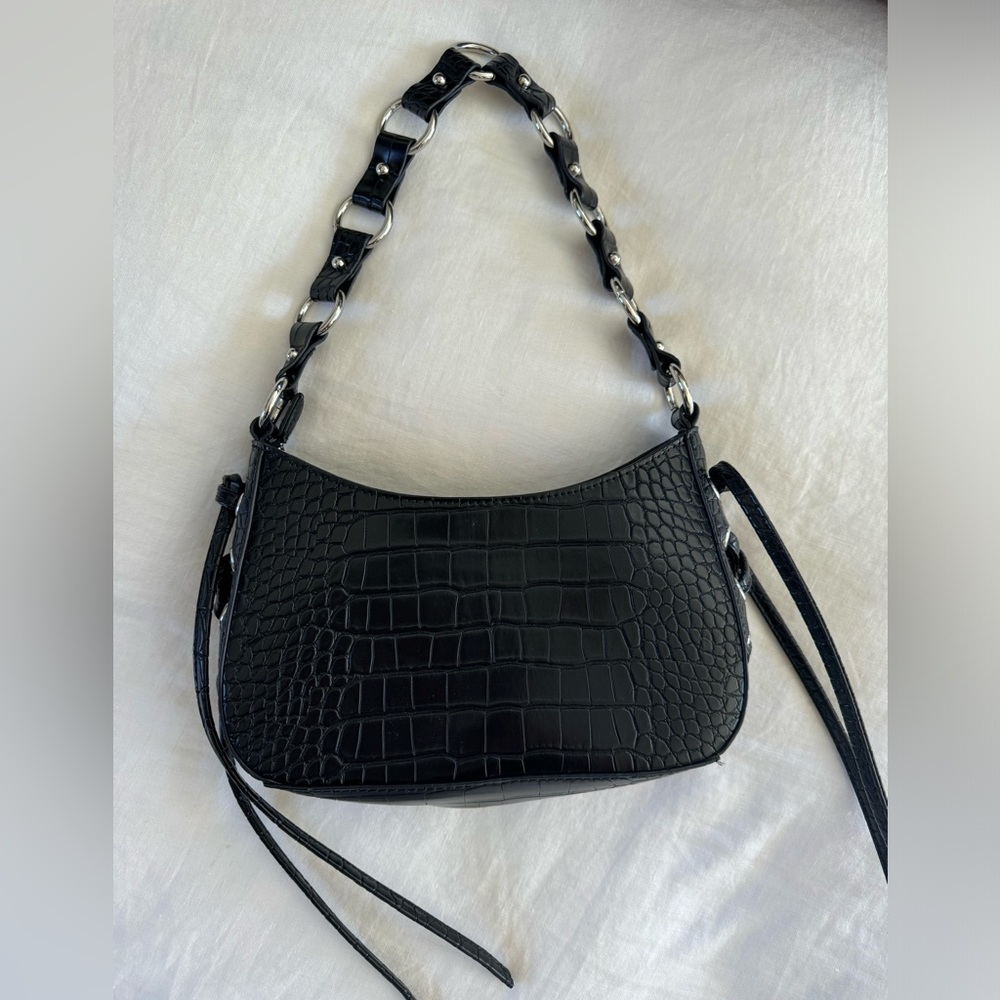 Urban Outfitters Chain Shoulder Purse. Great condition.